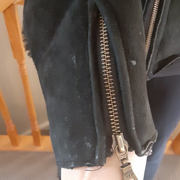 ROOTS- VTG Black Genuine Sheepskin/ Shearling- Women's Small - Picture 9 of 10